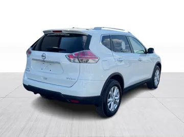 2016 Nissan Rogue - image 13