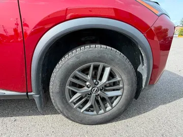 2022 Nissan Rogue - image 7