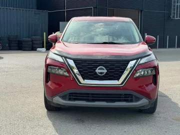 2022 Nissan Rogue - image 2