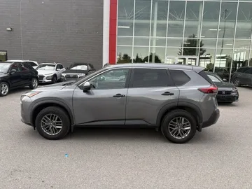 2022 Nissan Rogue - image 4