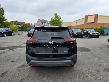 2021 Nissan Rogue - image 4