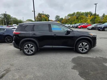 2021 Nissan Rogue - image 6