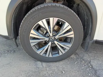 2021 Nissan Rogue - image 7