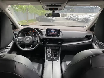 2021 Nissan Rogue - image 9