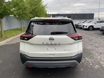 2021 Nissan Rogue - image 6