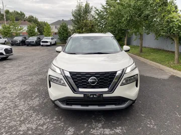 2021 Nissan Rogue - image 2
