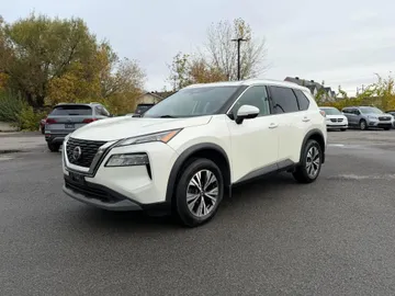 2021 Nissan Rogue - image 4