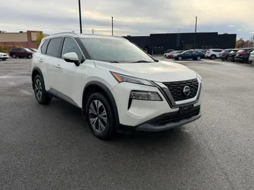 2021 Nissan Rogue - image 2