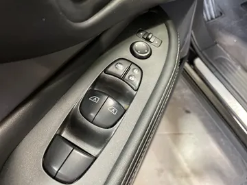 2021 Nissan Murano - image 21