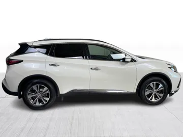 2021 Nissan Murano - image 9