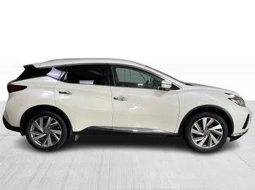 2021 Nissan Murano - image 2