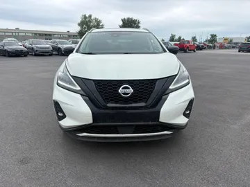 2021 Nissan Murano - image 2