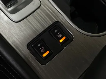 2018 Nissan Murano - image 21
