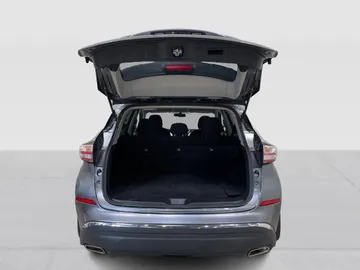 2018 Nissan Murano - image 13