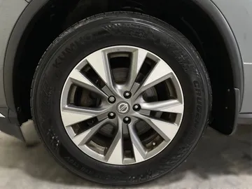 2018 Nissan Murano - image 6