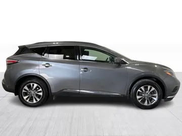 2018 Nissan Murano - image 2