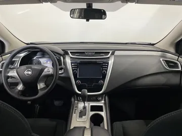 2018 Nissan Murano - image 4