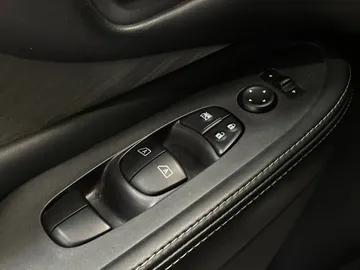 2018 Nissan Murano - image 20
