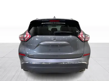 2018 Nissan Murano - image 12