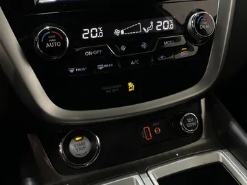 2018 Nissan Murano - image 19