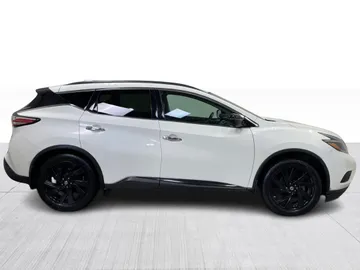 2018 Nissan Murano - image 2