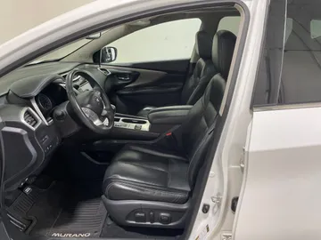 2018 Nissan Murano - image 3