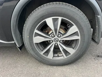 2019 Nissan Murano - image 8