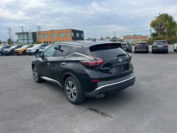 2019 Nissan Murano - image 7