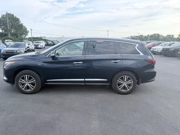 2020 INFINITI QX60 - image 3