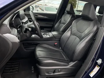 2024 INFINITI QX60 - image 3