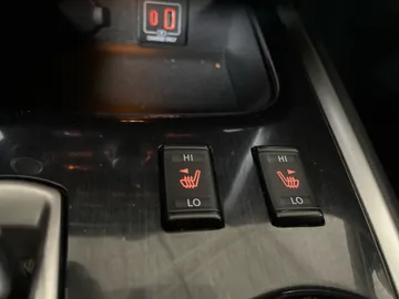 2020 Nissan Pathfinder - image 26