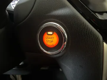 2020 Nissan Pathfinder - image 22
