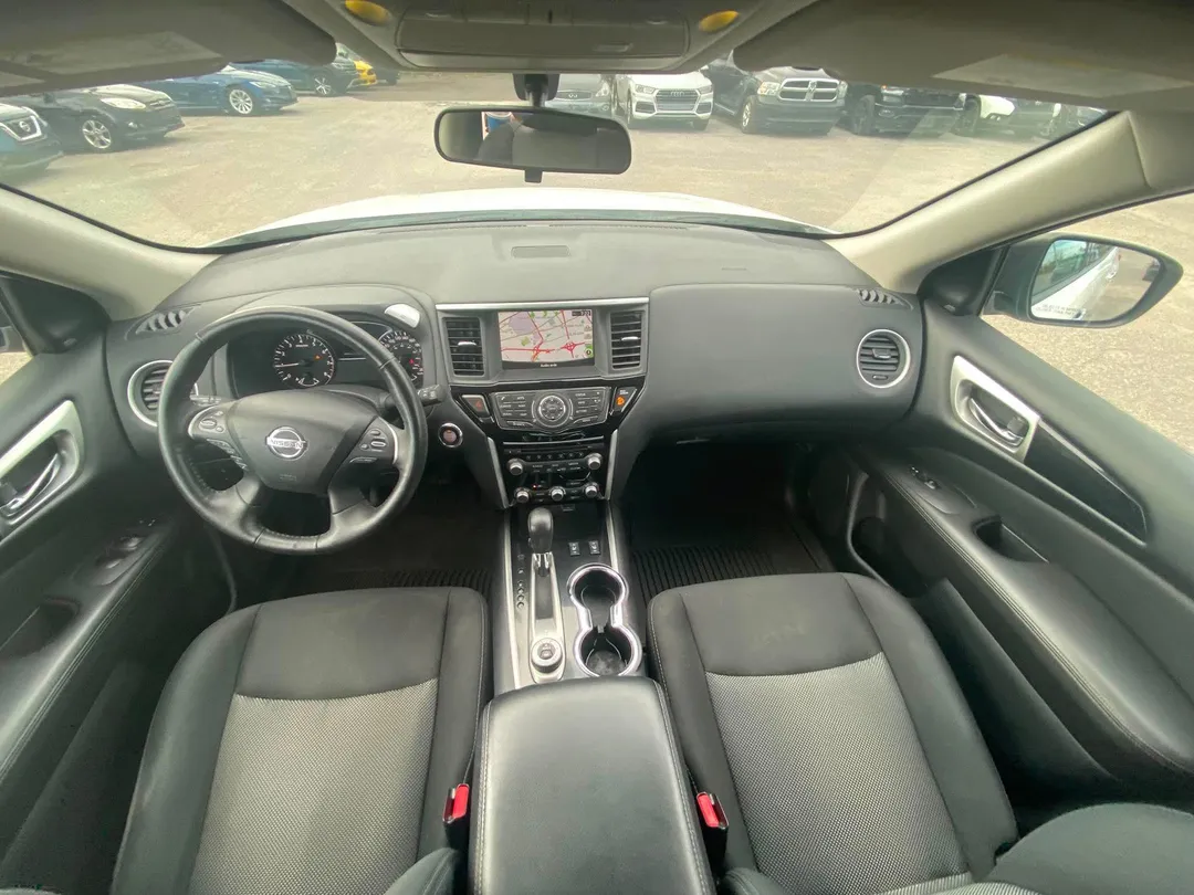 2020 Nissan Pathfinder — photo 8