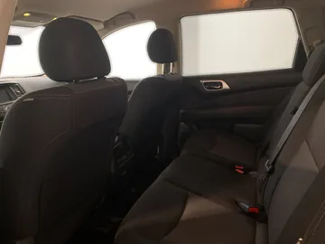 2020 Nissan Pathfinder - image 11