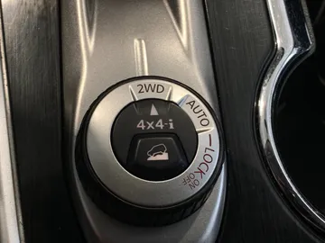 2020 Nissan Pathfinder - image 23