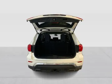 2020 Nissan Pathfinder - image 12