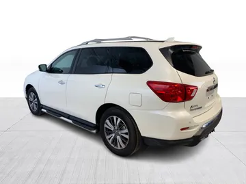 2020 Nissan Pathfinder - image 6