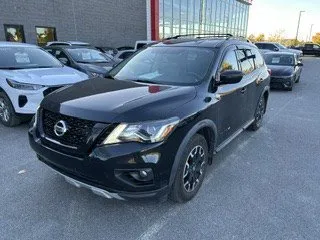 2020 Nissan Pathfinder - image 3