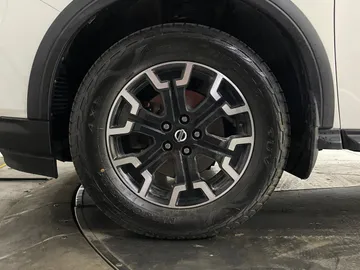 2020 Nissan Pathfinder - image 6