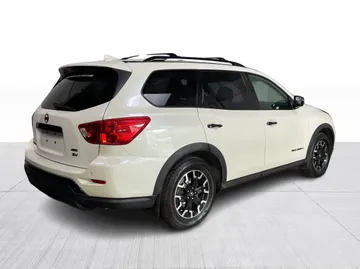 2020 Nissan Pathfinder - image 13