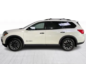 2020 Nissan Pathfinder - image 9
