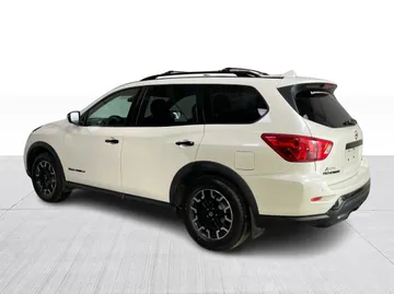 2020 Nissan Pathfinder - image 10