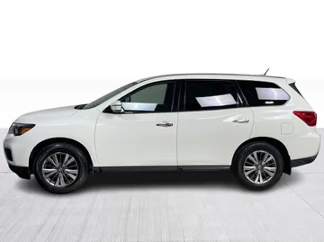 2018 Nissan Pathfinder - image 9