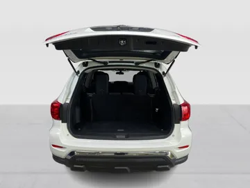 2018 Nissan Pathfinder - image 12
