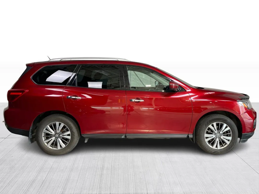 2018 Nissan Pathfinder — photo 2