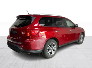 2018 Nissan Pathfinder - image 6