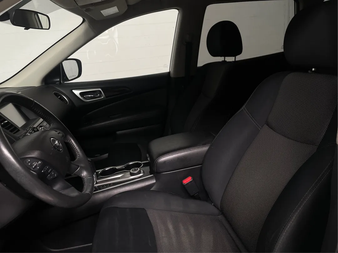 2018 Nissan Pathfinder — photo 3