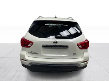 2018 Nissan Pathfinder - image 11