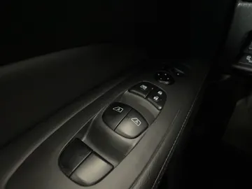 2018 Nissan Pathfinder - image 18