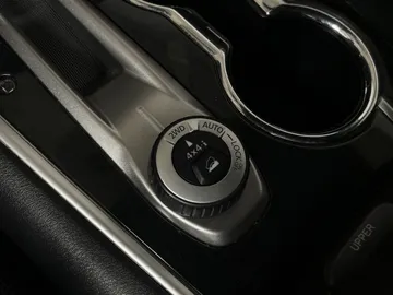 2018 Nissan Pathfinder - image 27